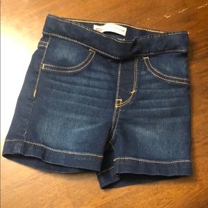Levi’s girls pull on shorts size 6